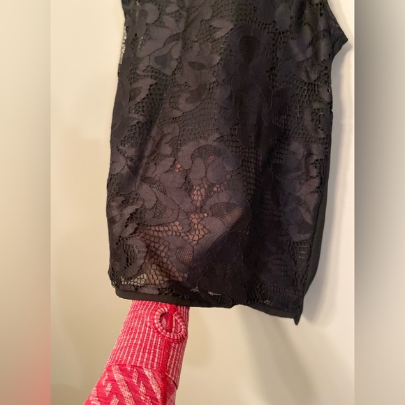 Black lace faux leather accents tank top size Medium Excellent Condition - Picture 4 of 8